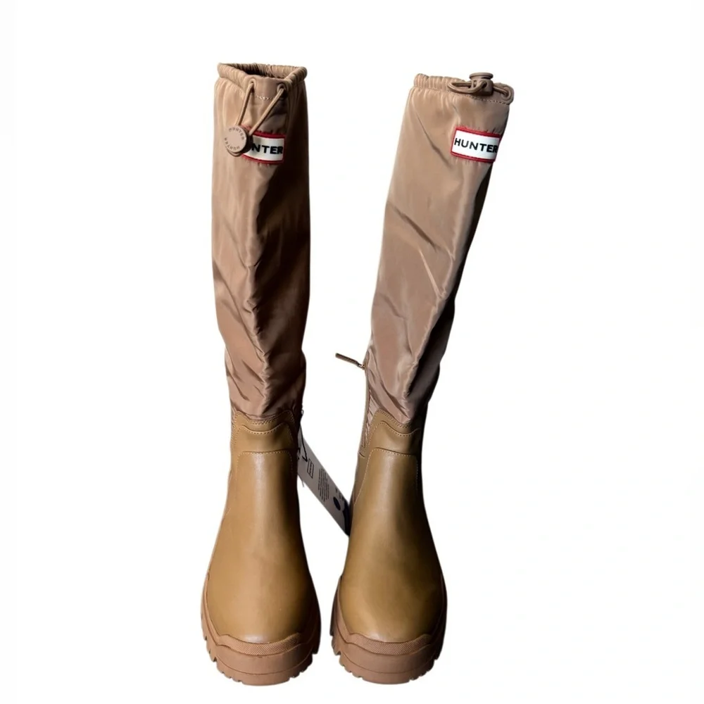 Hunter Women’s Tall Tan Waterproof Rain Boots NWT Size 7